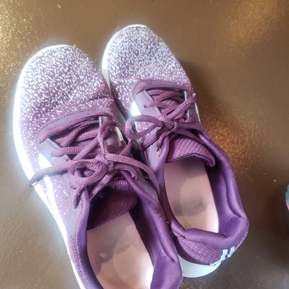 Shoes - Picture 2 of 3